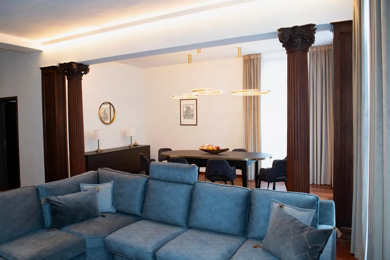 Botanique Suites Airbnb, Antwerpen 0*,