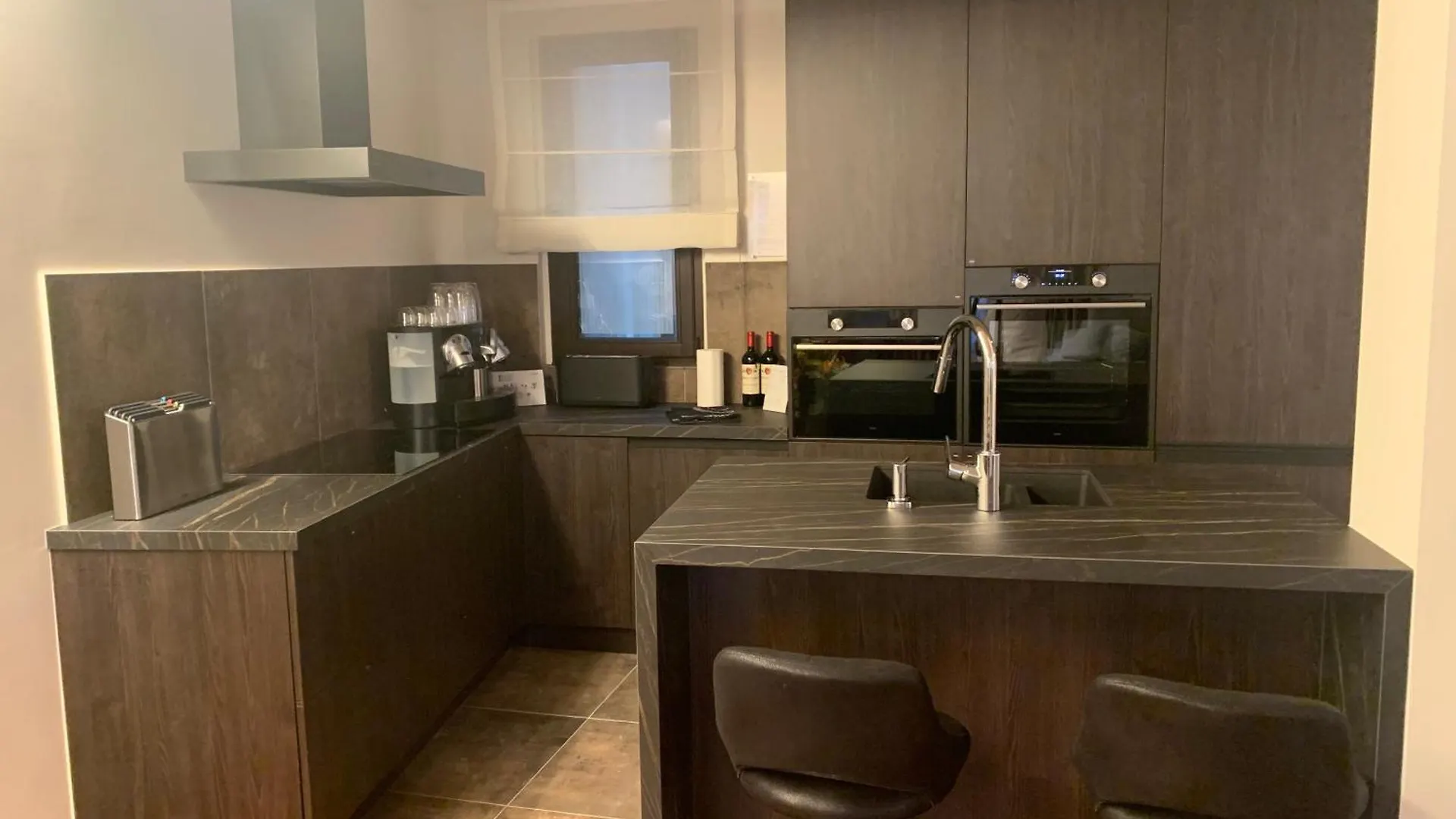 Botanique Suites Airbnb, Antwerpen Belgien