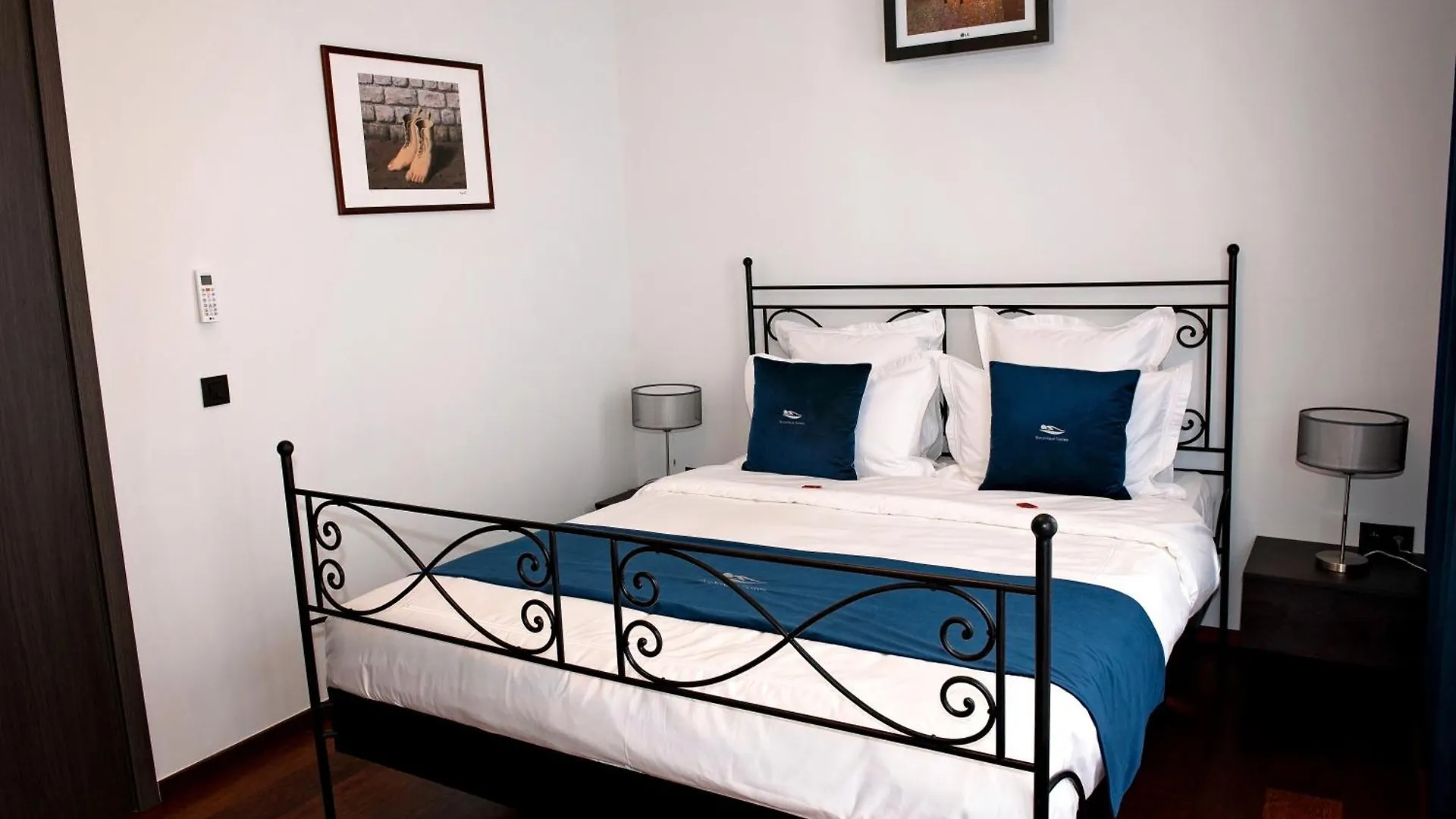 Botanique Suites Airbnb, Antwerpen 0*,  Belgien