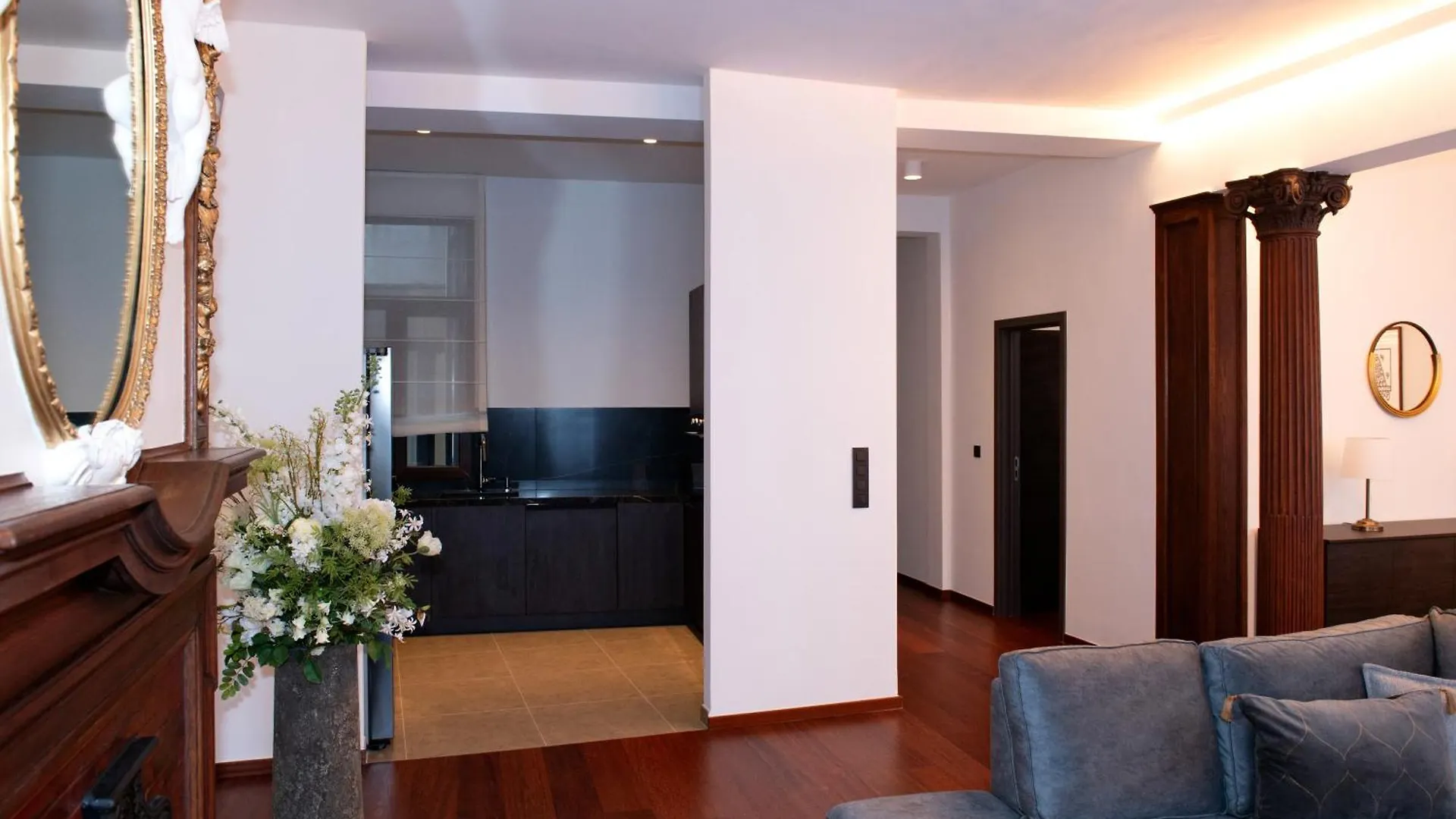 Botanique Suites Airbnb, Antwerpen 0*,