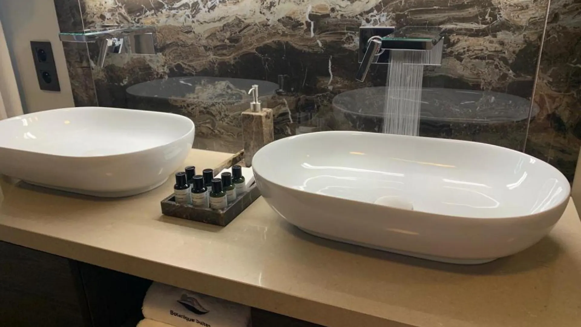 Lägenhet Botanique Suites Airbnb, Antwerpen