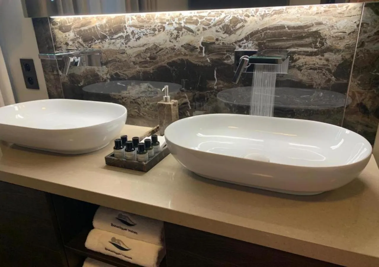 Botanique Suites Airbnb, Antwerpen 0*,  Belgien